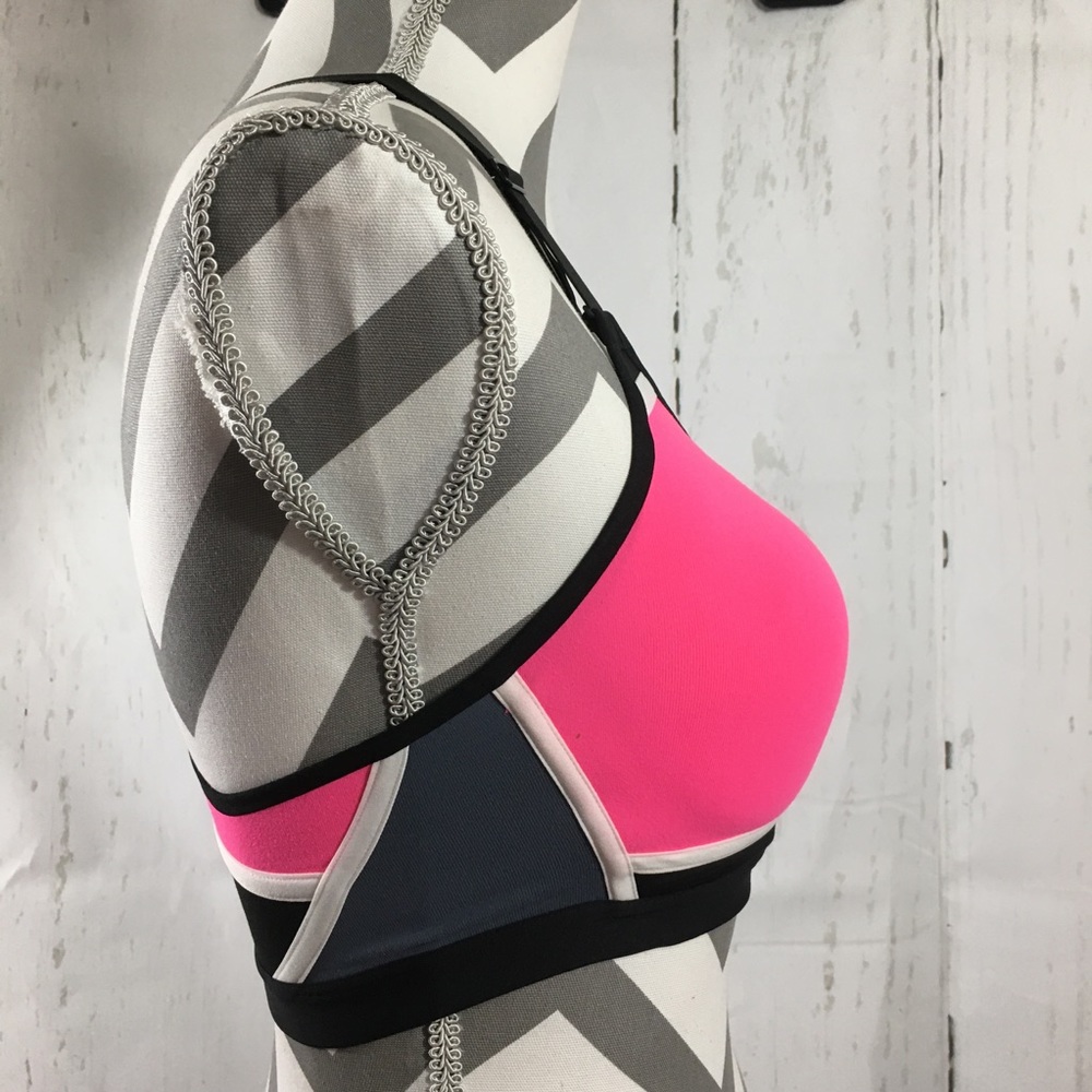 ❤️New Victoria Secret Angel Sports Bra - Picture 4 of 8